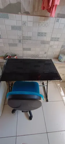 MESA/BANCADA À VENDA