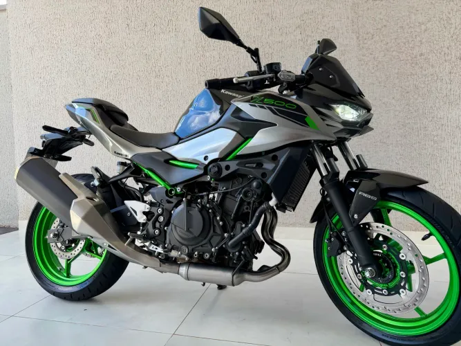 KAWASAKI Z500 - EXTREMAMENTE NOVA