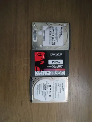 Lote de HDs e SSDs de Notebook