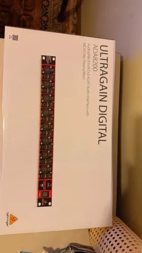 Conversor e Expansor ADAT Behringer Ultragain ADA8200 Com Preamp Midas
