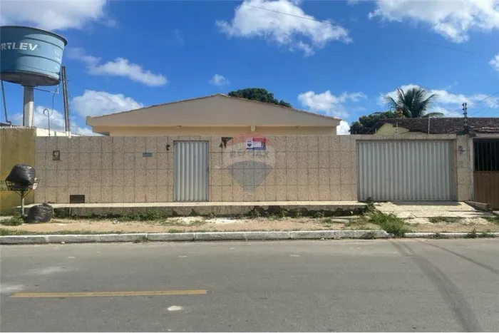 Casa para locação com terreno amplo com 4 quartos no Clima Bom