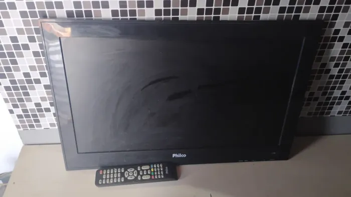 TV Philco 24" LED Funcionando Perfeitamente - Defeito nos Botões Físicos