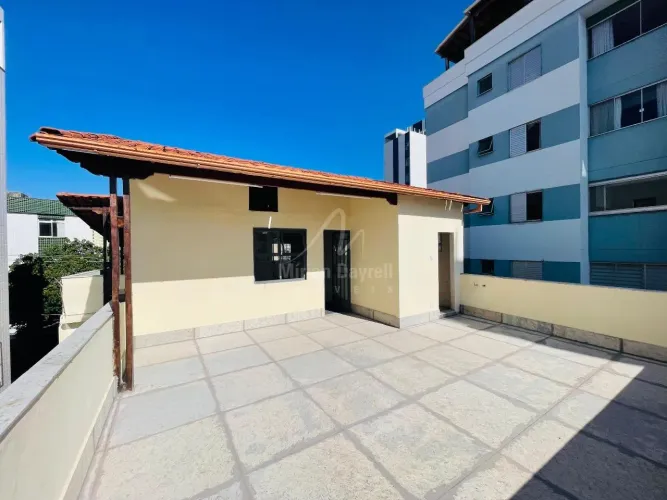 Casa Comercial com 3 andares