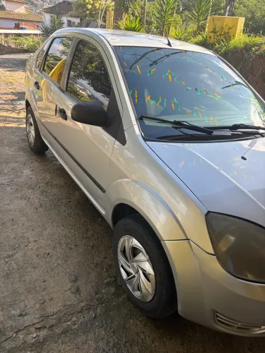 Ford Fiesta Sedan 1.0 8V Flex 4P 2007