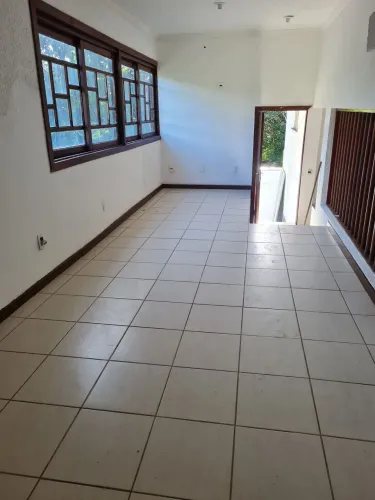 Casa com 2 qtos uma vaga
