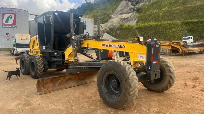 Patrol New Holland 140