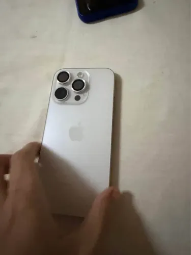 iPhone 15 Pro 256GB Titânio Branco - Impecável + Caixa + Acessórios