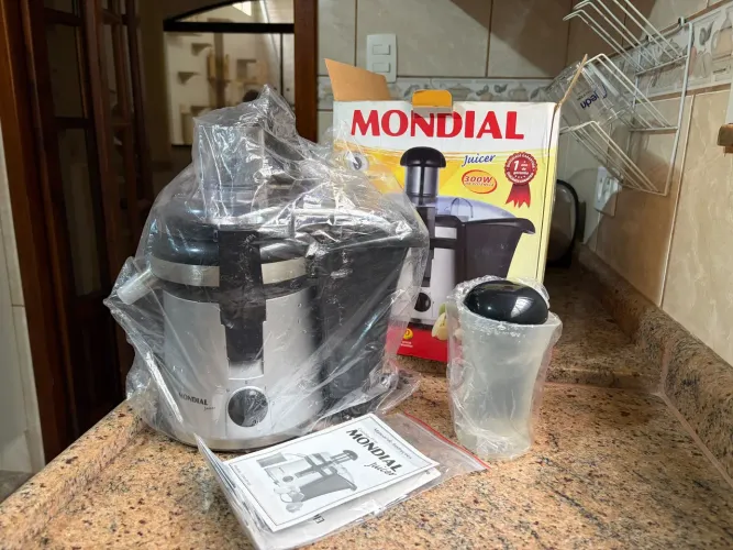 Máquina de sucos - Mondial
