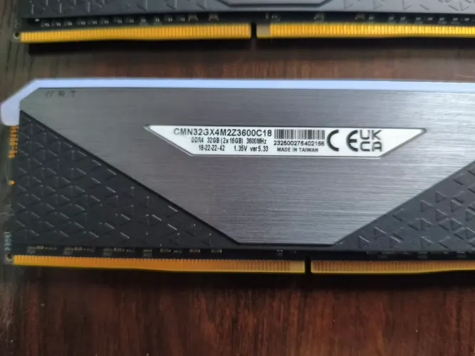 2x16gb Memoria Ram DDR4 3600MHZ CORSAIR RGB