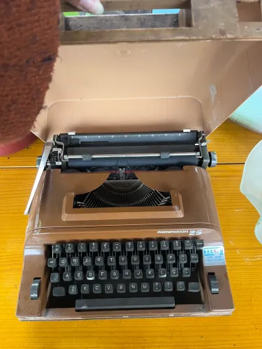 Máquina de Escrever Remington 25 Antiga - Funcionando