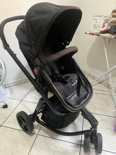 Carrinho de bebê + bebê conforto Safety 
