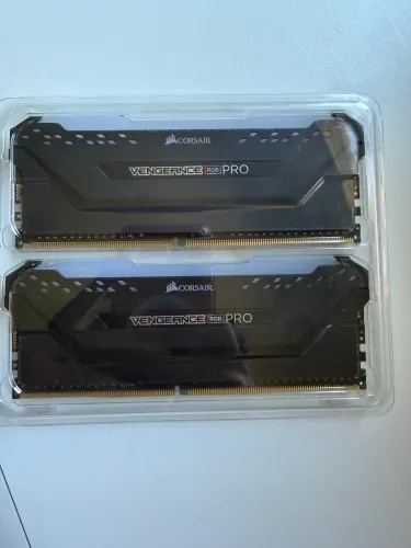 Memória Corsair Vengeance Rgb Pro 16gb(2x8gb)ddr4 BR 3200mhz
