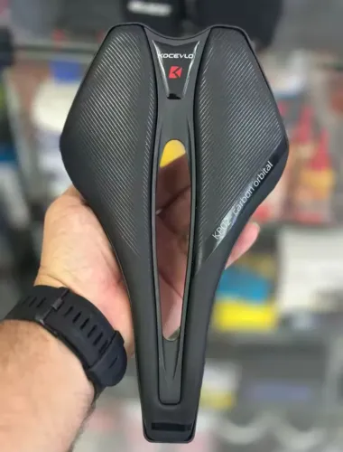 Selim KOCEVELO com trilho em Carbono 143mm, 118gr, Novo!