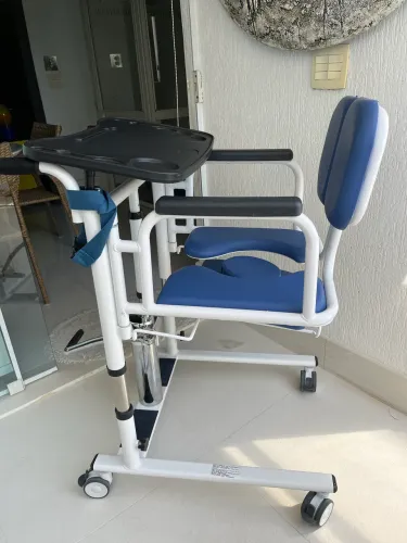 Cadeira de rodas de transferência