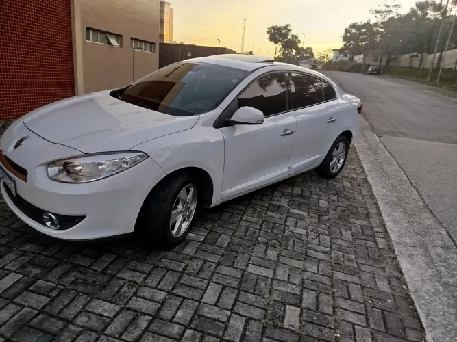 Renault Fluence Sed. Dynamique 2.0 16V Flex Aut. 2013