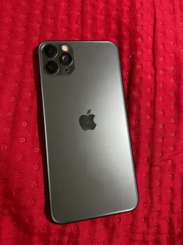 iPhone 11 Pro Max semi novo