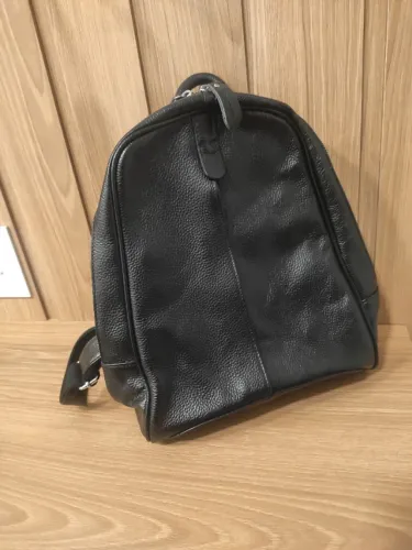 Mochila pequena de couro
