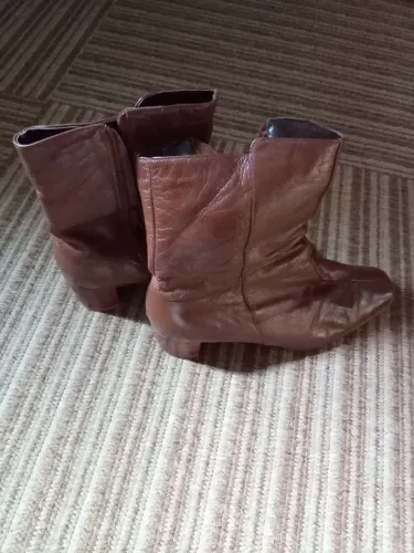 Bota cor conhaque n 37