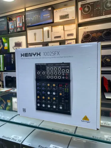 Mesa De Som Analógica Behringer Xenyx 1002SFX Oferta World Of Music