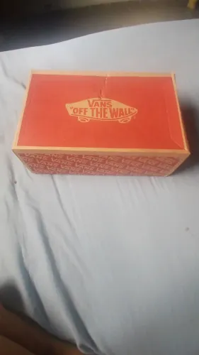 Vans vermelho tamanho 41/42 seminovo e semi usado em perfeitas condições, replica 1 linha