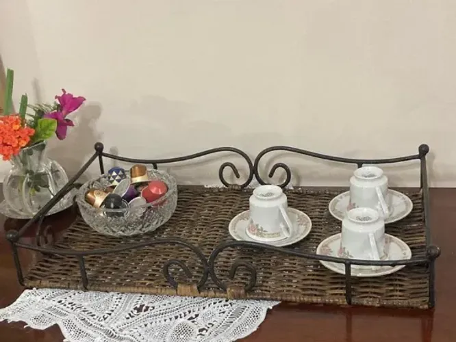 Bandeja retangular em vime e ferro - excelente estado