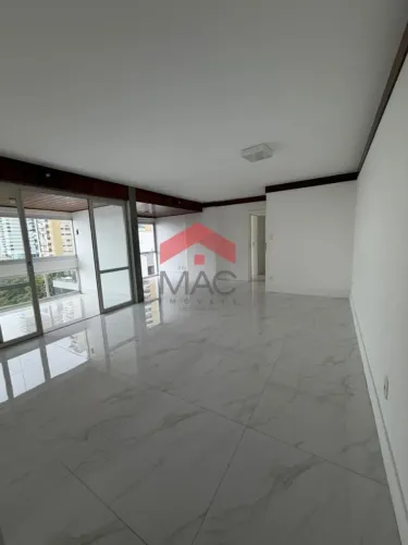 Apartamento para Venda em Salvador, Vitória, 3 dormitórios, 1 suíte, 3 banheiros, 2 vagas