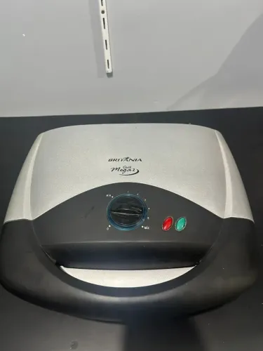 Grill Britânia Mega 2 110v- Tamanho Familia