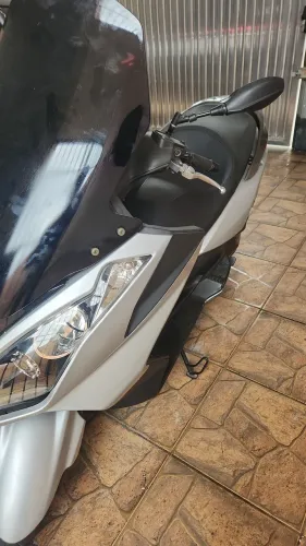 Linda moto toda revisada