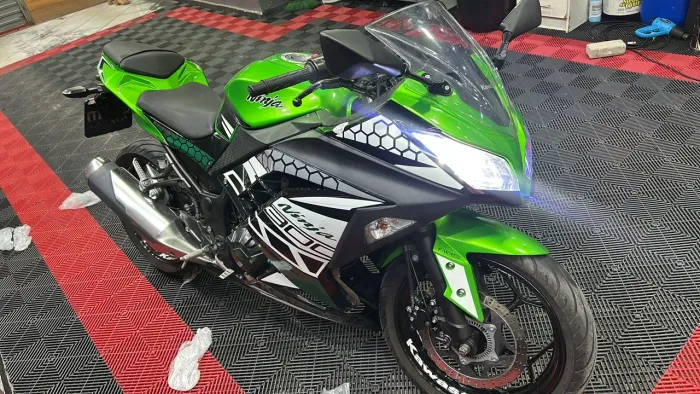 Kawasaki Ninja 300