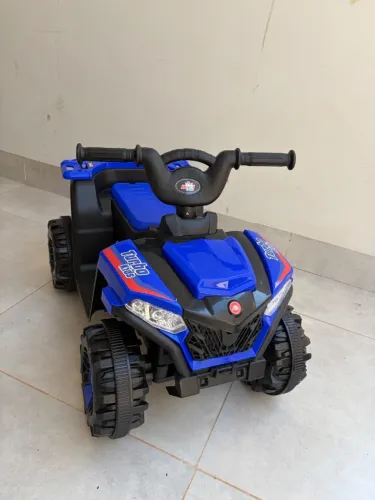 Quadriciclo elétrico infantil novo