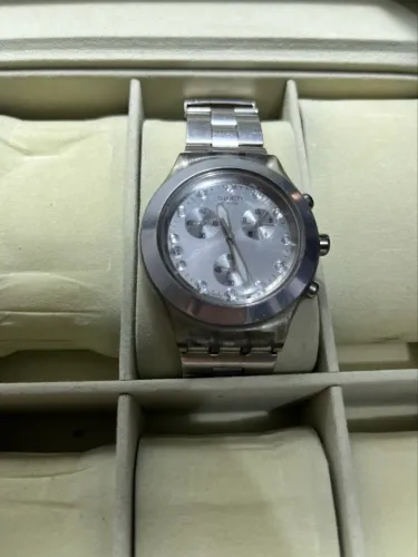 Relógio Swatch Swiss Irony Diaphane Prateado V8