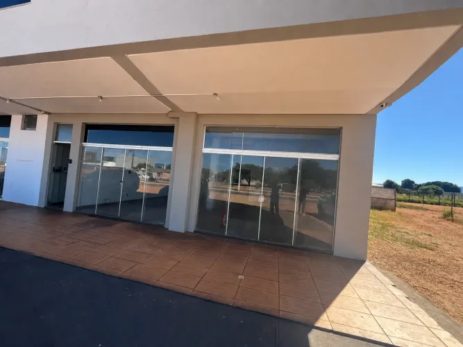 Sala comercial térrea de aproximadamente 100 m² para locação na 405 Norte em Palmas TO