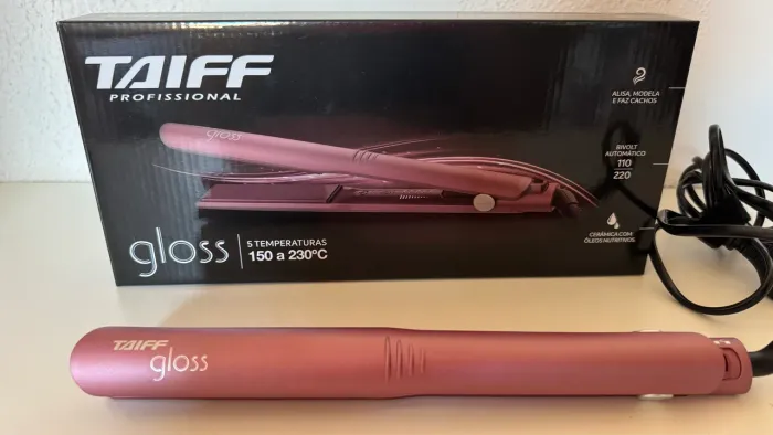 Prancha alisadora Taiff Gloss Rose, um modelo bivolt