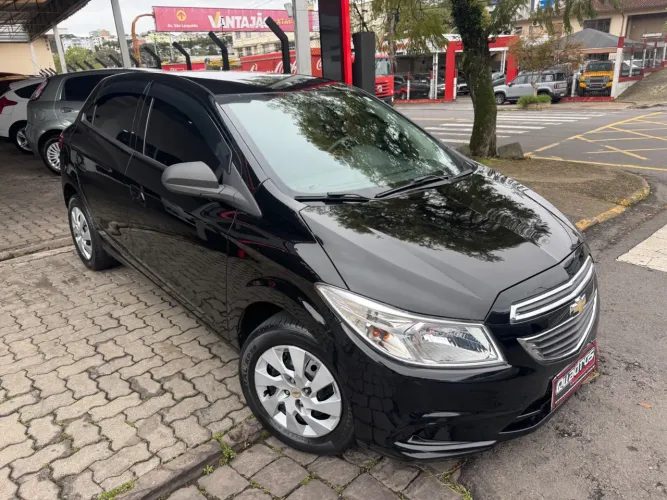 Chevrolet Onix Hatch LT 1.0 8V Flex Power Mec. 4P 2015