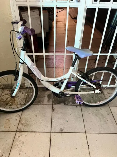 VENDO DUAS BICICLETAS INFANTIS