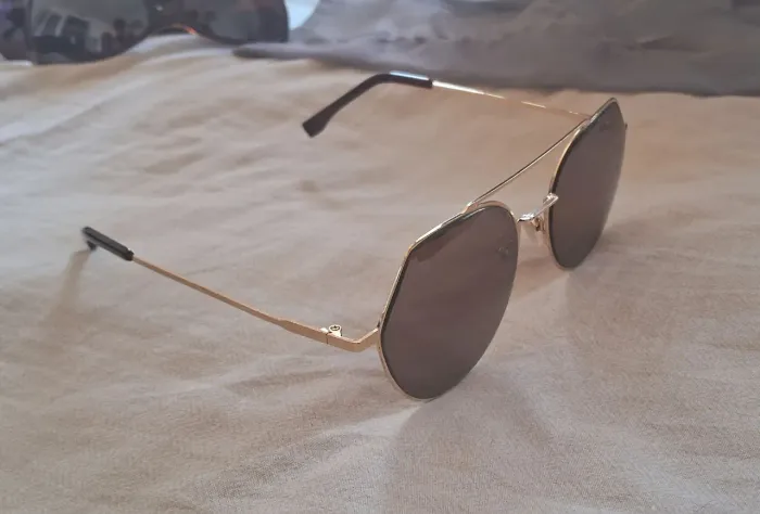 Vendo óculos de sol femininos 