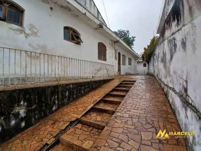 Ótima localização com amplo terreno