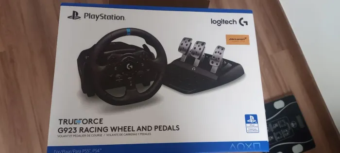 Volante logitech g923, novo na caixa, nem 1 mês de uso