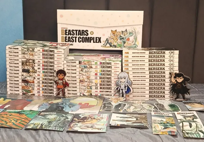 Box Beastars Completo + Coleção Berserk (13 Volumes) + Totens + Brindes