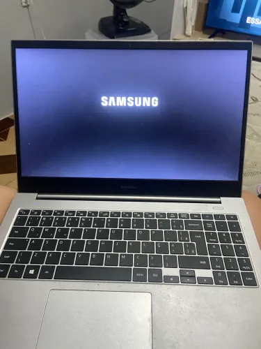 SAMSUNG BOOK E20