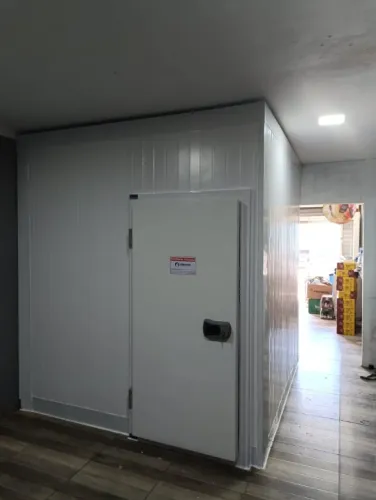 Porta p/ Câmara Frigorífica