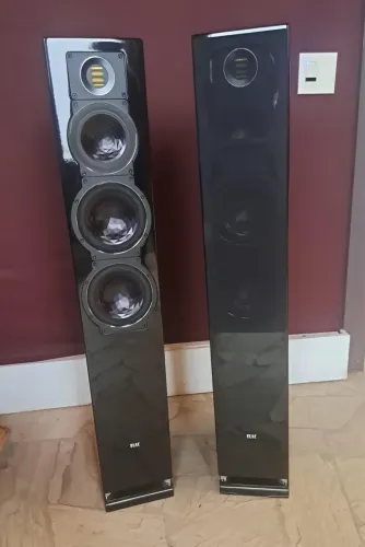Caixas Elac FS 409 