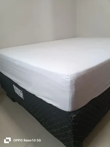 Vendo cama casal box . Nova,  R$1200.00