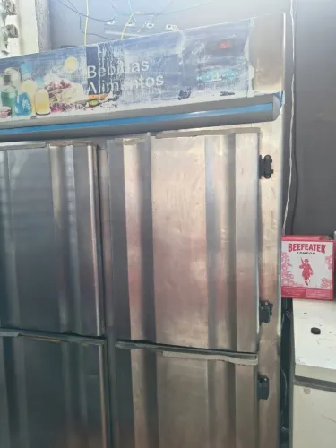 Câmera fria 4 portas 2500 podendo negociar esse valor , passo no cartão também