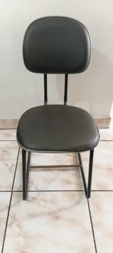 Vendo cadeira de escritório - ideal oara estudos ou ambiente de trabalho R$ 55,00 cada .