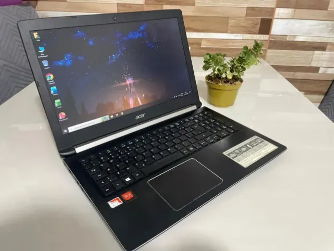 Notebook Acer - 8GB de RAM - SSD 240GB. Processador AMD a12-9720.