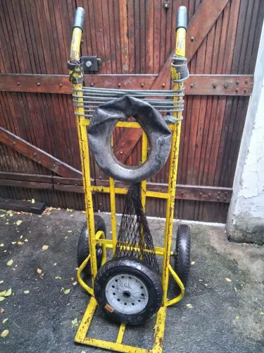 Vendo Carrinho de Carga 250kg, antigo de ferro, R$ 390,00