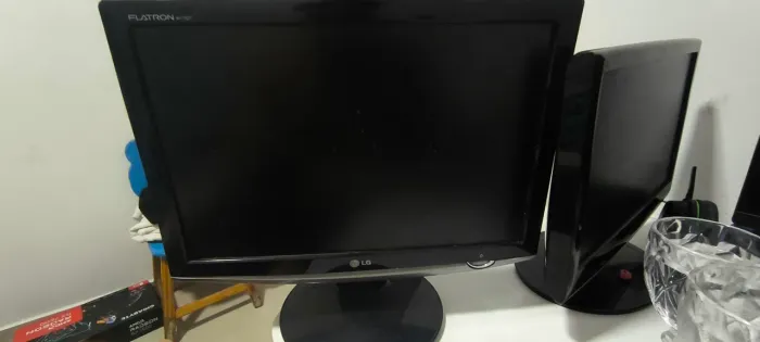 Kit 2 Monitores com Defeito (LG Flatron W1752T (17") + Samsung 633NW(15,6")) para Peças