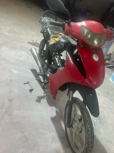 Moto 50cc 700$ parada para tirar peças 