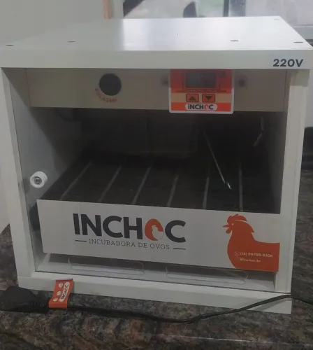 Chocadeira 28 ovos Rolagem automática 